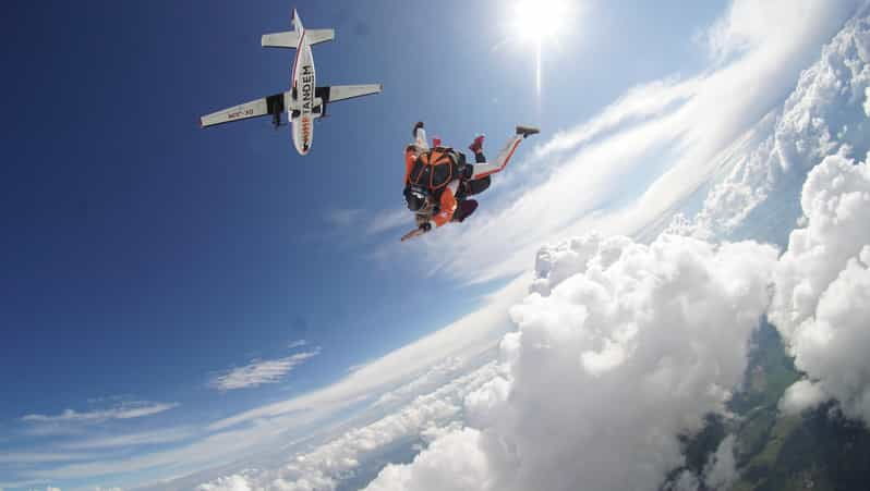 best-skydiving-close-to-brno-and-olomouc