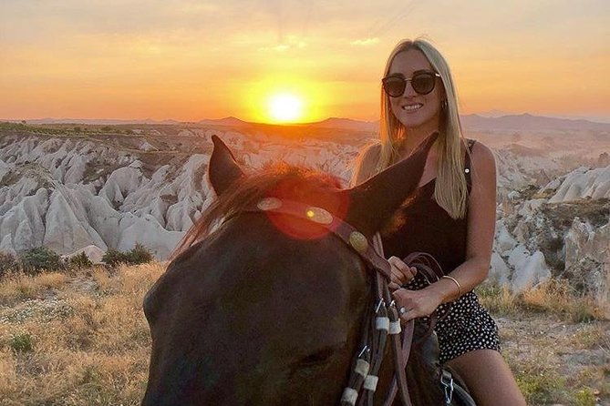 best-sunrise-horse-riding-tour-in-cappadocia-min-2-pax
