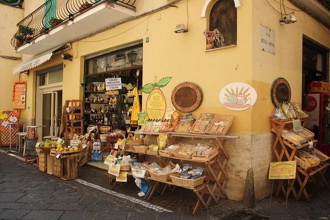 best-tour-of-positanosorrentopompeii-fullday-8h