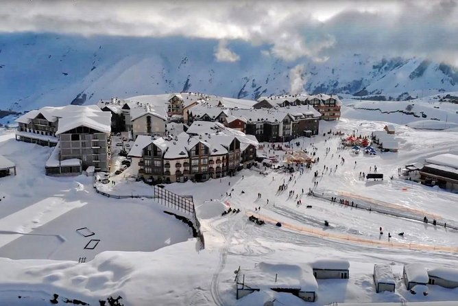 bestseller-day-trip-to-kazbeg-gergeti-delicious-lunch-at-rooms