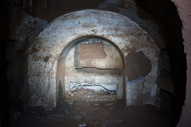 Between catacombs and ancient quarries, in the largest underground of Rome - Practical Details: What to Expect
