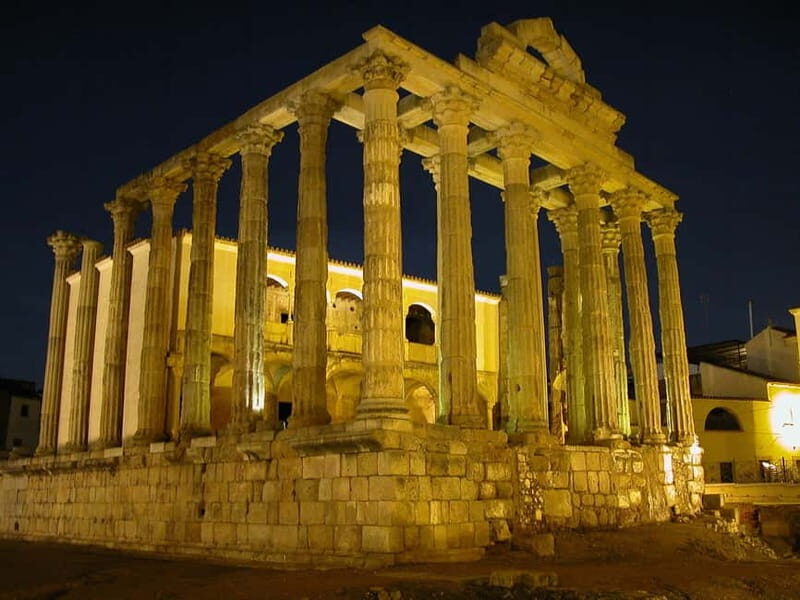 Between Life & Death: Roman Temple, Cathedral & Bone Chapel - The Roman Temple of Évora