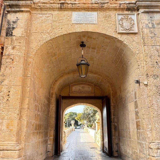 between-walls-and-stories-pearls-of-mdina-and-rabat-tour-in-portuguese
