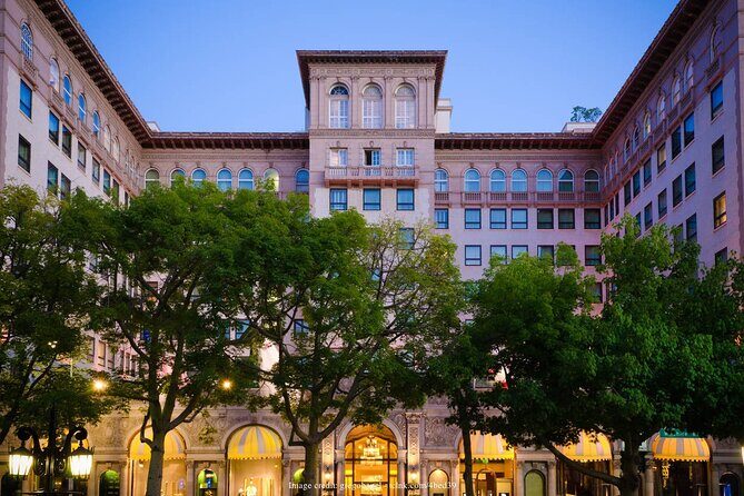 Beverly Hills & Rodeo Drive: Private 2-hour Walking Tour - Key Points