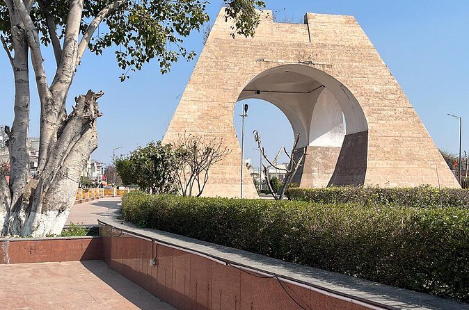 Beyond Borders Wagah Beeting The Retreat Ceremony Tour - Authentic Experiences and Insights from Reviews