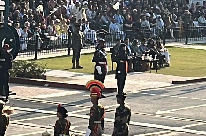 Beyond Borders Wagah Beeting The Retreat Ceremony Tour - Who Should Consider This Tour?