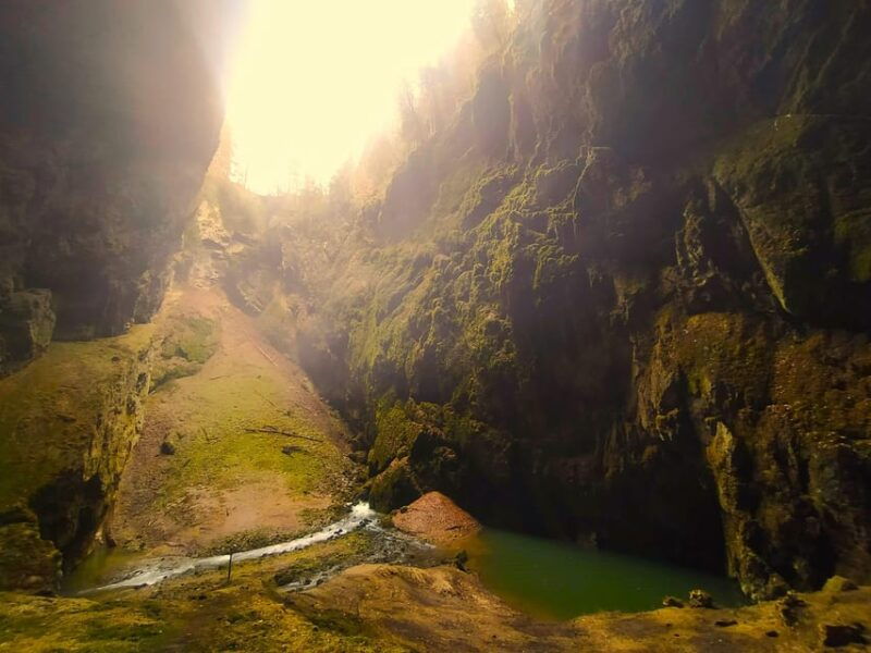 beyond-brno-best-of-czech-caves-full-day-hiking-tour
