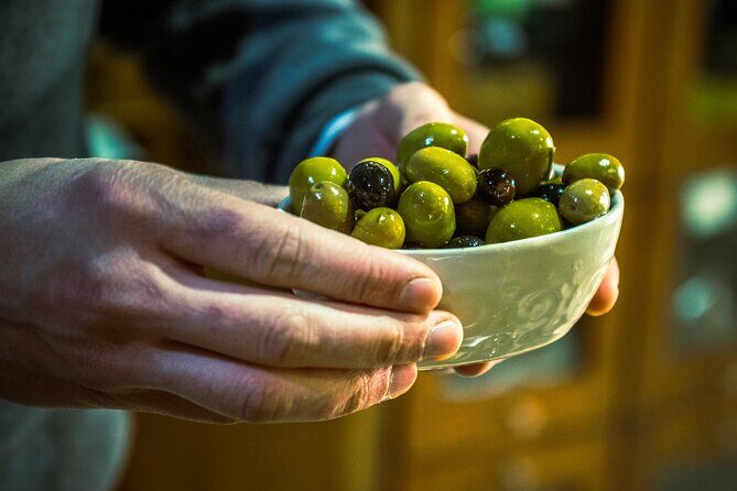 Beyond the Barrel: From Decadent to Down-home in the Heart of Porto - The Itinerary Breakdown