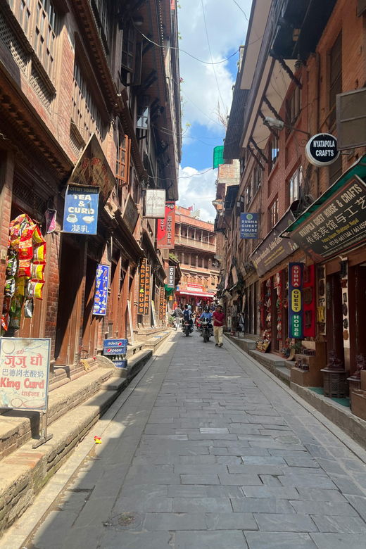 bhaktapur-and-namobudhha-day-tour