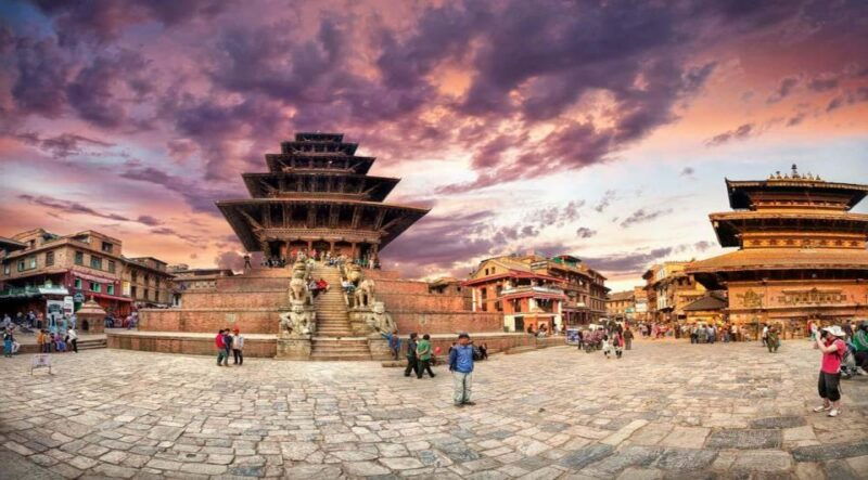bhaktapur-durbar-square-and-boudhanath-stupa