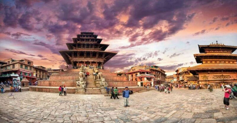 bhaktapur-durbar-square-and-boudhanath-stupa