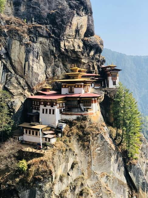 Bhutan: 7-Day Majestic Bhutan Tour with Tiger's Nest Hike - Arrival in Paro and Transfer to Thimphu