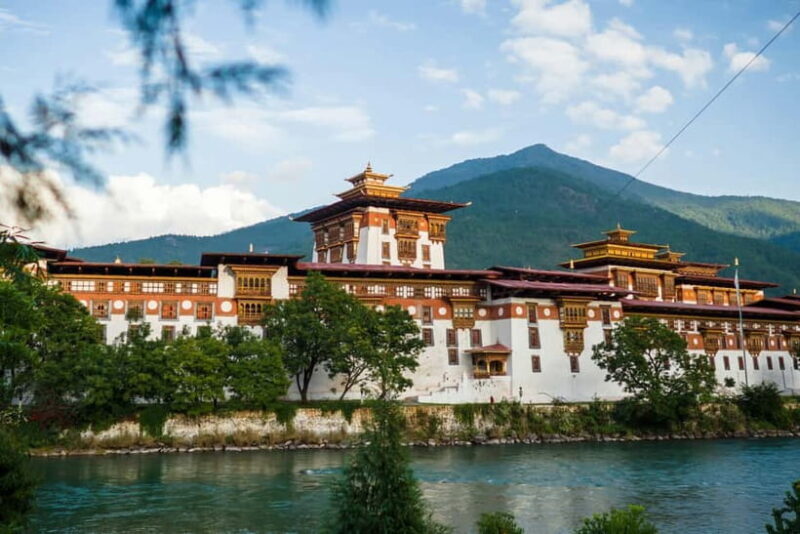 Bhutan: 7-Day Majestic Bhutan Tour with Tiger's Nest Hike - Day 3: From Thimphu to Punakha via Dochula Pass
