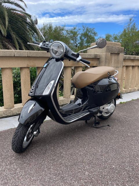 biarritz-vespa-scooter-rental-for-the-day