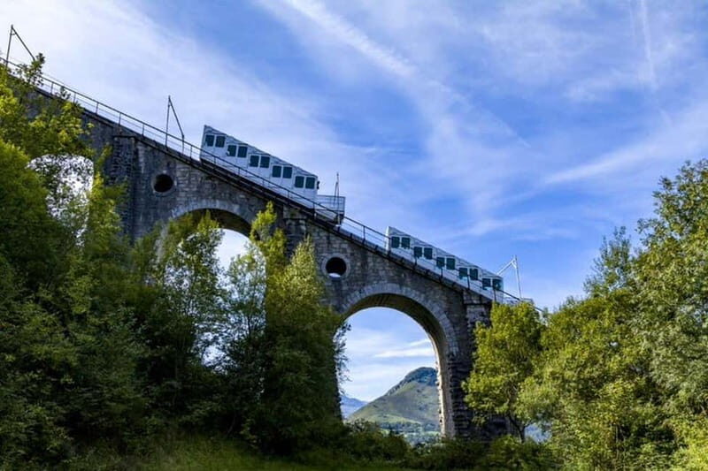 Biarritz: Visit to the Sanctuary of Lourdes in small group - Lunch and Free Exploration