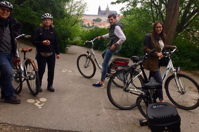 bicycle-tour-through-prague
