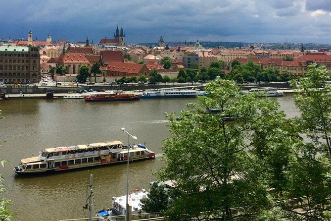 bicycle-tour-through-prague