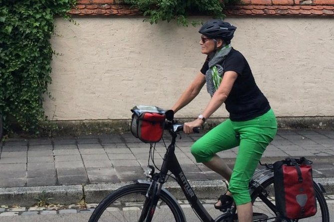 bicycle-tour-through-prague