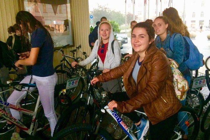 bicycle-tour-through-prague