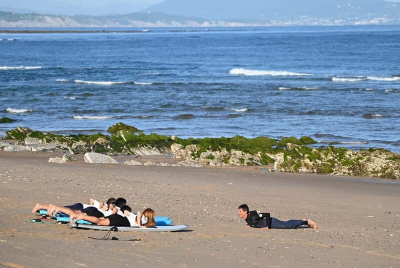 Bidart: Enjoy surfing with experienced and friendly teachers - Key Points