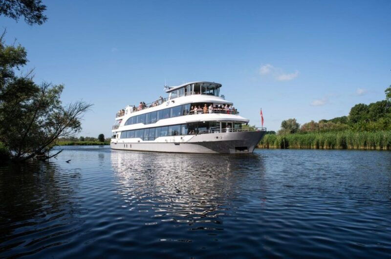 biesbosch-boat-cruise-through-national-park