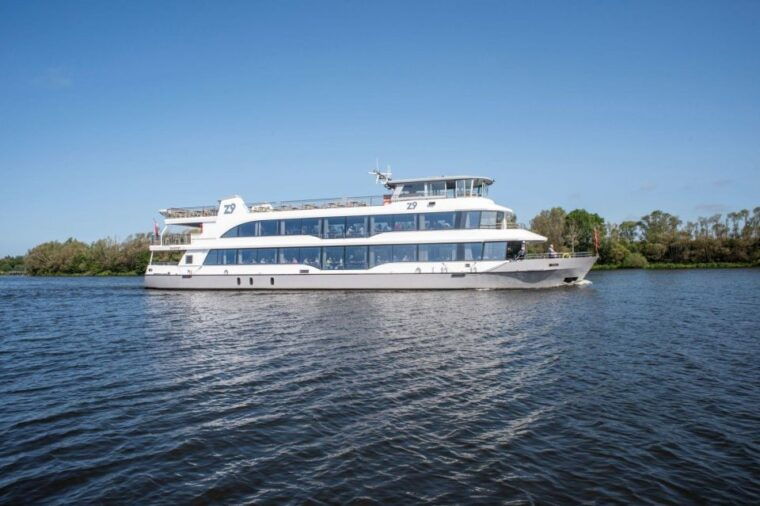 biesbosch-boat-cruise-through-national-park