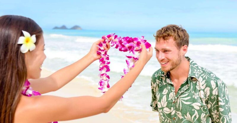 big-island-kona-airport-honeymoon-lei-greeting