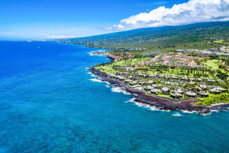 big-island-luxury-catamaran-trip-along-the-kona-coast