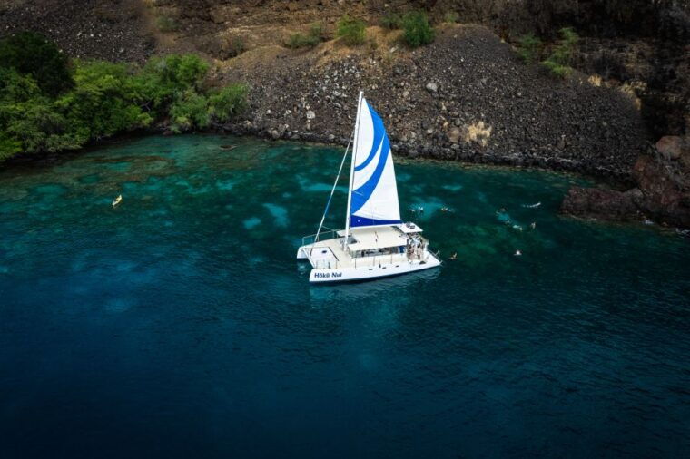 big-island-morning-snorkel-sail-to-captain-cooks-monument