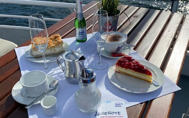 Biggesee: Boat Tour with All-inclusive cake buffet - Key Points