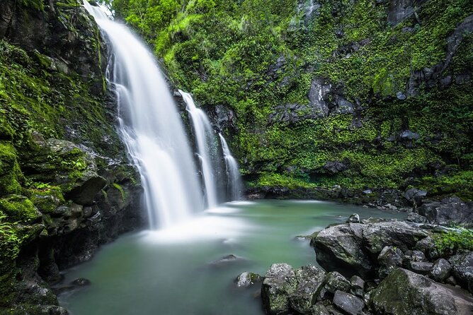 bijagual-waterfall-horse-back-riding