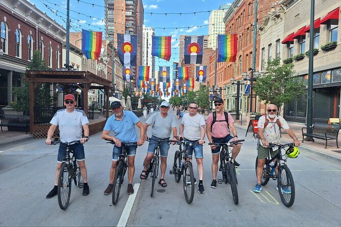 bike-and-booze-tour-of-river-north-art-district-downtown