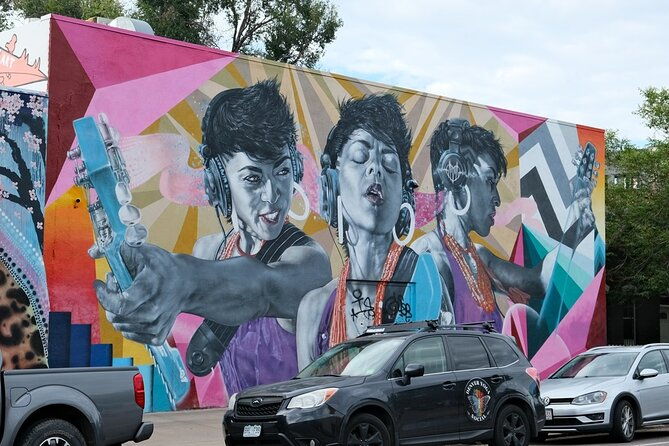bike-and-booze-tour-of-river-north-art-district-downtown