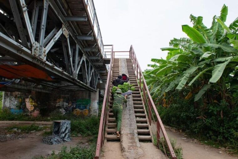 bike-motobike-tour-through-hidden-gems-and-banana-island