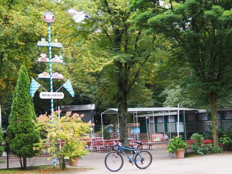 Bike tour around the Alster - Celebs, water, and nature - FAQ
