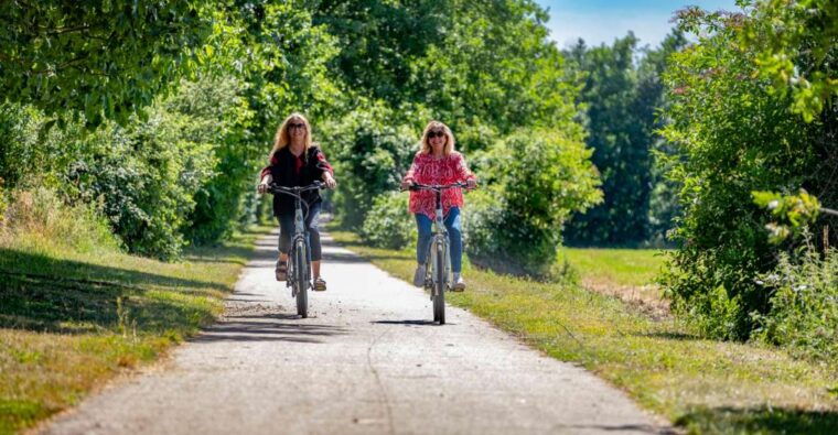 bike-tour-from-vernon-to-giverny-with-local-guide
