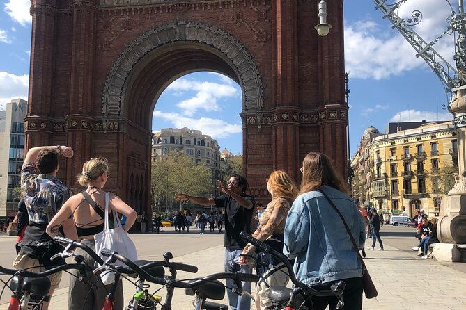 bike-tour-in-barcelona-history-architecture-and-culture
