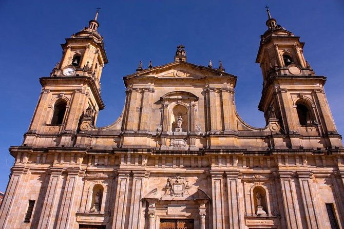 bike-tour-in-bogota-historical-sites-and-fruit-market