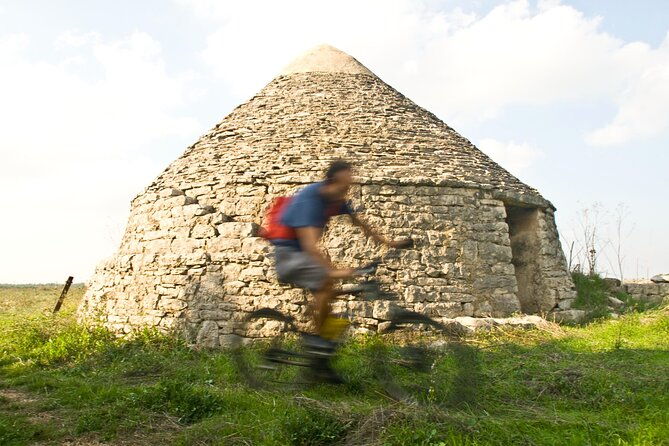 bike-tour-into-the-nature-around-castel-del-monte