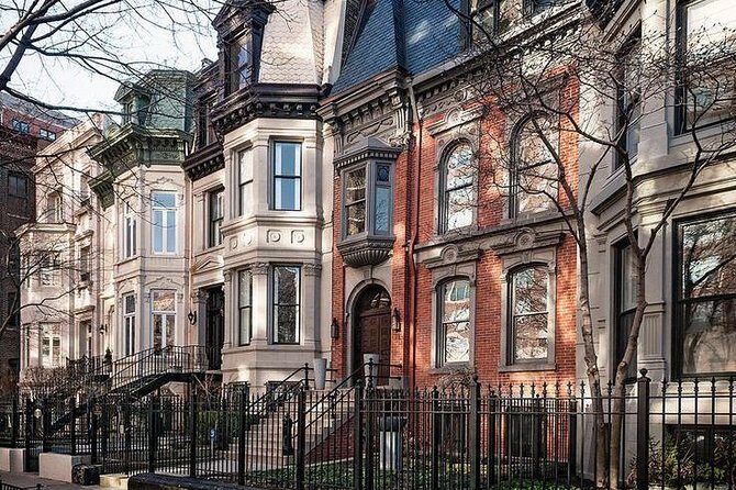 Bike Tour of Chicago's Lakefront Neighborhoods - The Sum Up