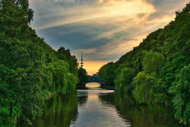 bike-tour-through-beautiful-hamburg-outer-alster-bike-tour-min-4