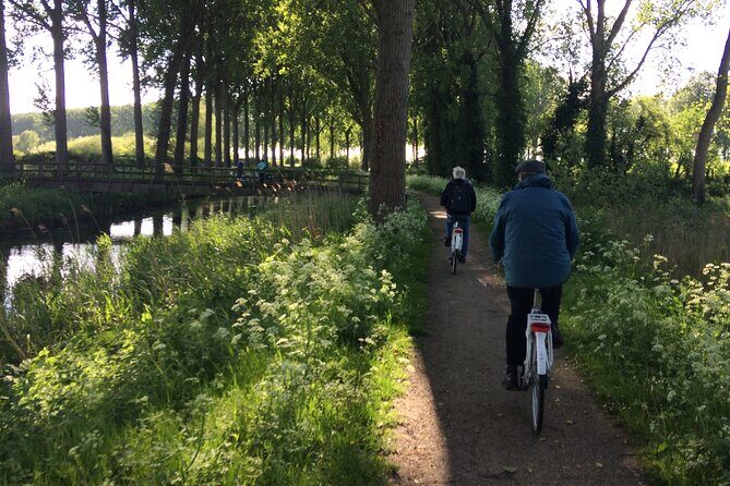 BikeTour Bruges & Damme in Spanish and English - What’s Included and What’s Not