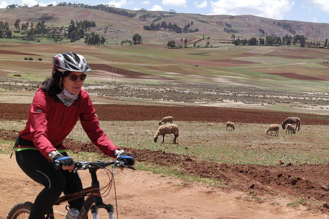 biking-tour-to-maras-and-moray-private-service