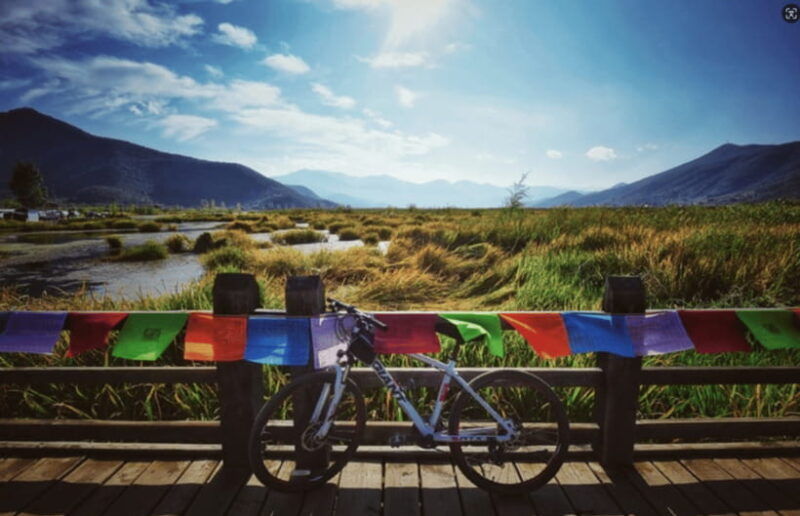 biking-tourguide-visit-lijiang-baisha-village-market-park