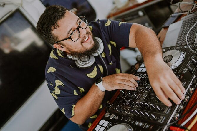 bikini-bottom-public-party-dance-cruise-live-dj