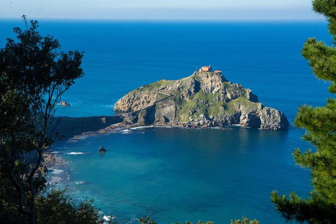 bilbao-gaztelugatxe-bermeo-mundaka-and-gernika-with-txakoli
