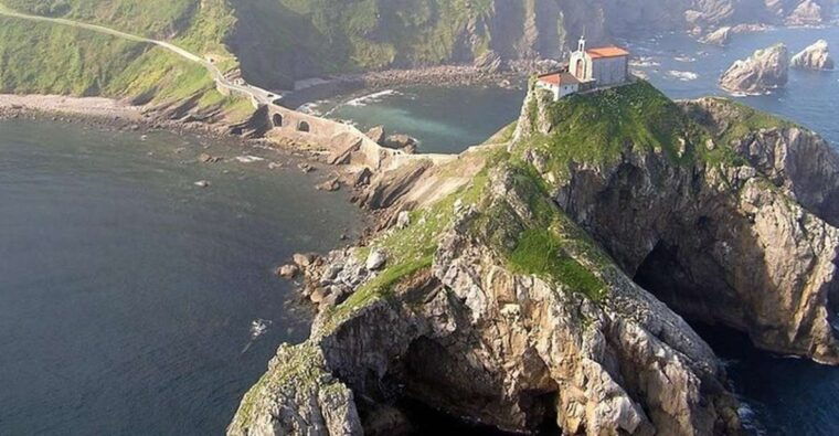 bilbao-san-juan-de-gaztelugatxe-and-txakoli-wine-day-trip