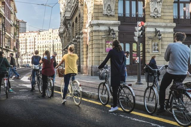 bilbao-street-art-small-group-e-bike-tour