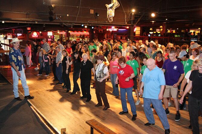 billy-bobs-texas-honky-tonk-dinner-and-photo-package-2