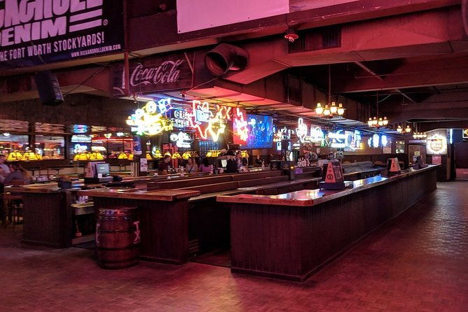 billy-bobs-texas-honky-tonk-dinner-and-photo-package